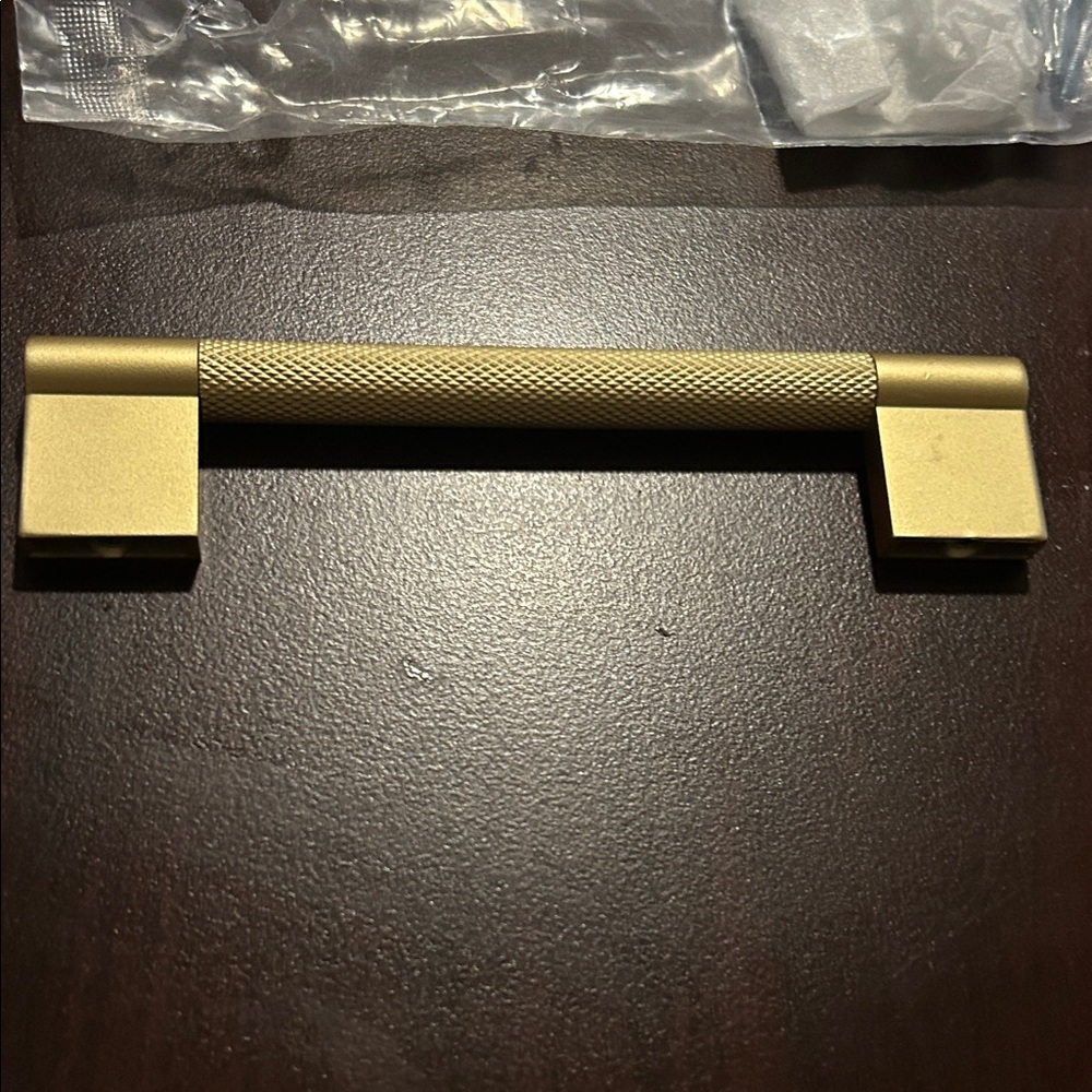 Elegant Gold Cabinet Handle